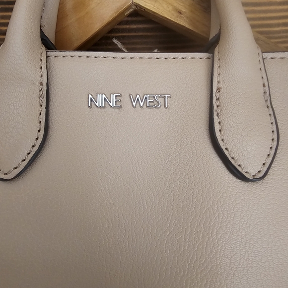 Nine West Handbags - Nine West Tan small Shoulder Bag